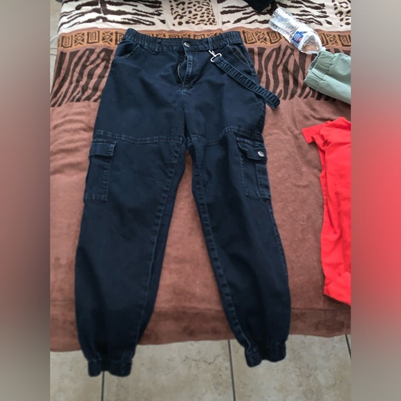 Women’s Joggers - Picture 3 of 4